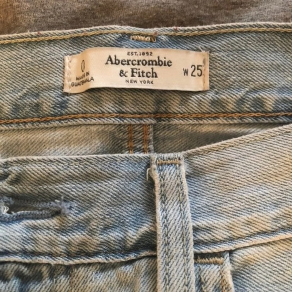 A&F Boyfriend Distressed Jeans - Picture 3 of 4